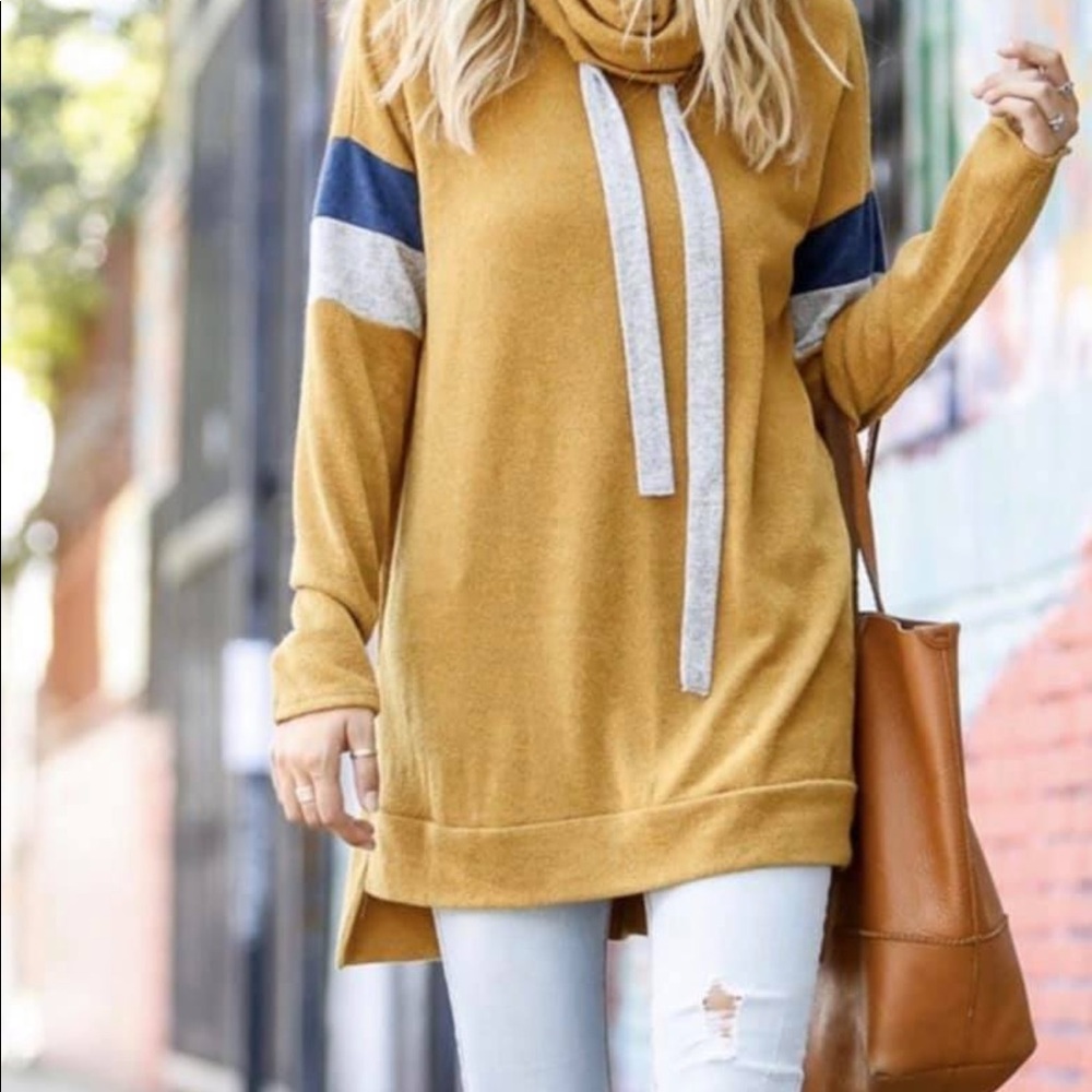 🛍Mustard and navy sweater